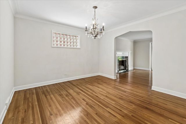 6533 N Christiana Avenue, Lincolnwood, IL 60712