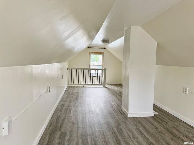 333 EDMUND Street, East Peoria, IL 61611