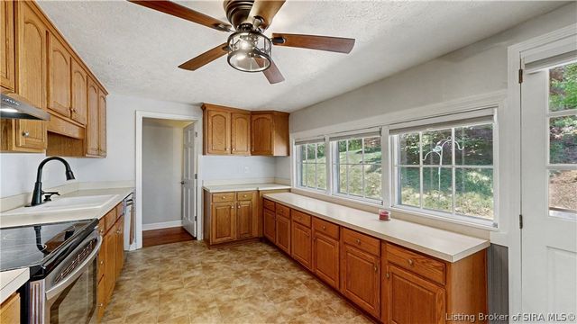 6742 Seven Mile Lane, Elizabeth, IN 47117