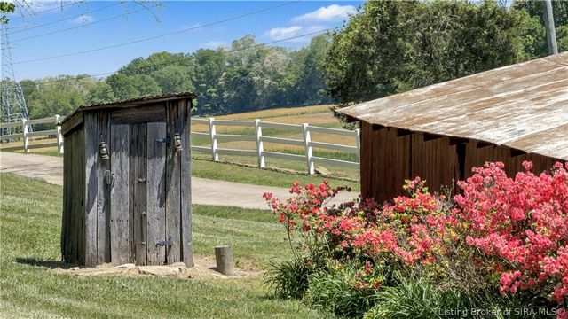6742 Seven Mile Lane, Elizabeth, IN 47117