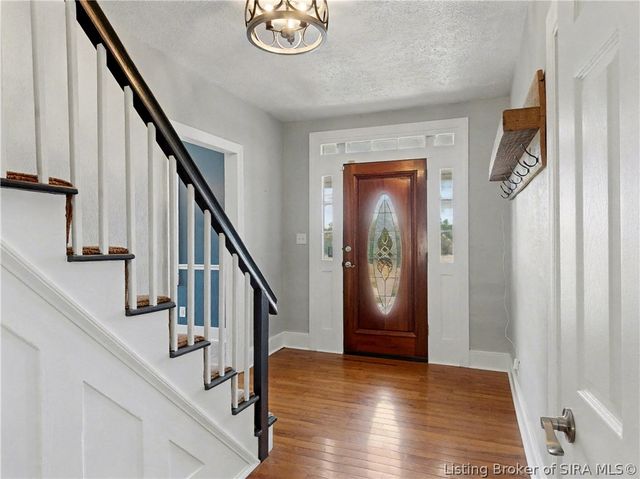 6742 Seven Mile Lane, Elizabeth, IN 47117