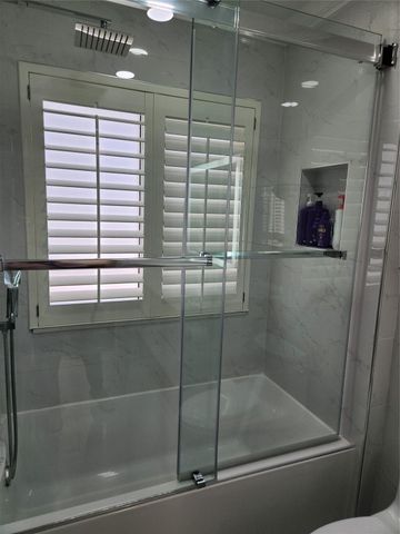 1003 Silktree Lane, Weston, FL 33327