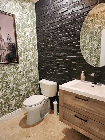 1003 Silktree Lane, Weston, FL 33327