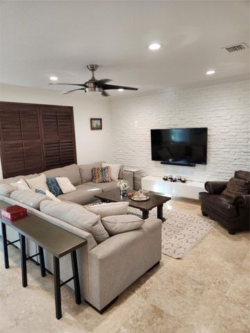 1003 Silktree Lane, Weston, FL 33327