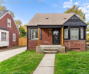 9015 Cloverlawn Street, Detroit, MI 48204