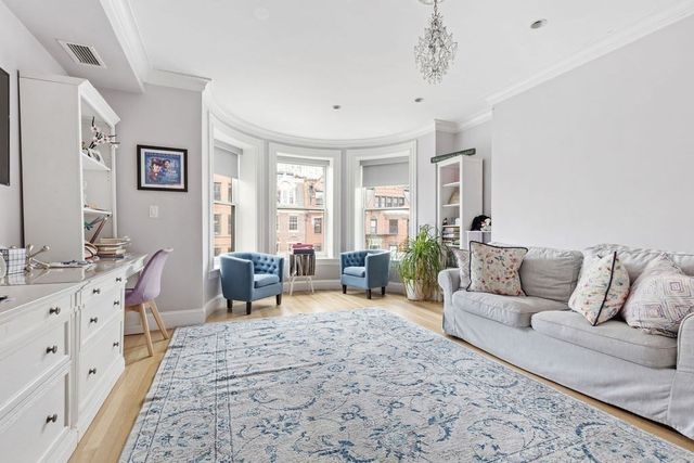 157 Newbury St 3, Boston, MA 02116