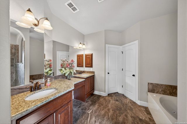 169 Westheim, Castroville, TX 78009