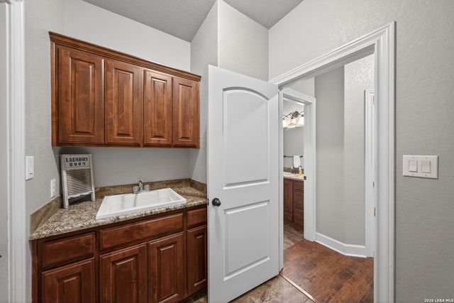 169 Westheim, Castroville, TX 78009