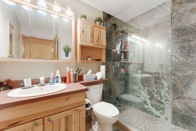 1304 W Medicine Lake Drive 323, Plymouth, MN 55441