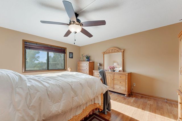 1304 W Medicine Lake Drive 323, Plymouth, MN 55441