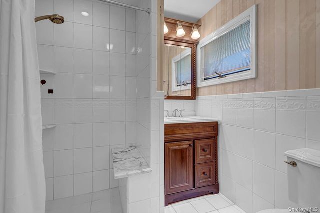 545 Mohawk E, West Hempstead, NY 11552
