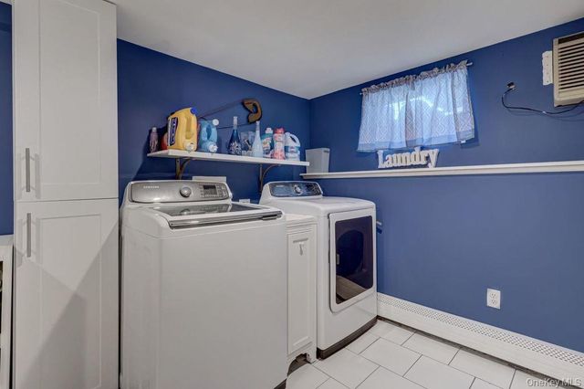 545 Mohawk E, West Hempstead, NY 11552