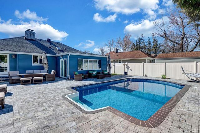 545 Mohawk E, West Hempstead, NY 11552