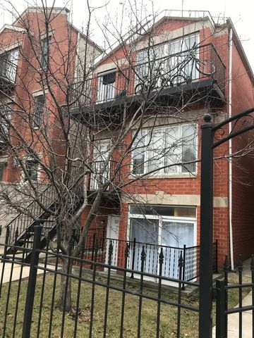 2447 W Polk Street, Chicago, IL 60612