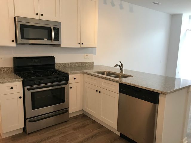 2447 W Polk Street, Chicago, IL 60612