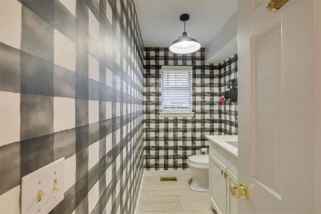 11917 Maple Hollow Court, Oklahoma City, OK 73120