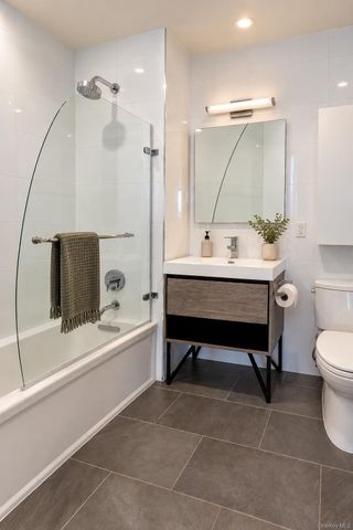 225 E 138 Avenue 507, Bronx, NY 10451