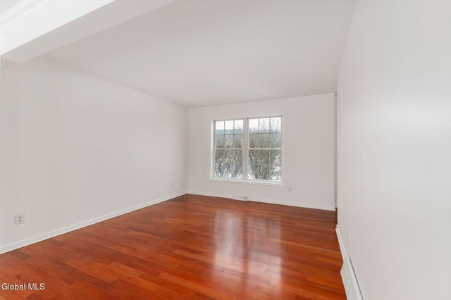 4 Deer Run, East Greenbush, NY 12144