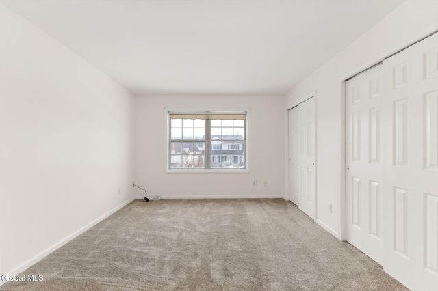 4 Deer Run, East Greenbush, NY 12144