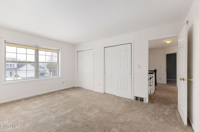 4 Deer Run, East Greenbush, NY 12144