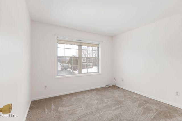 4 Deer Run, East Greenbush, NY 12144