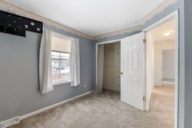 4 Deer Run, East Greenbush, NY 12144