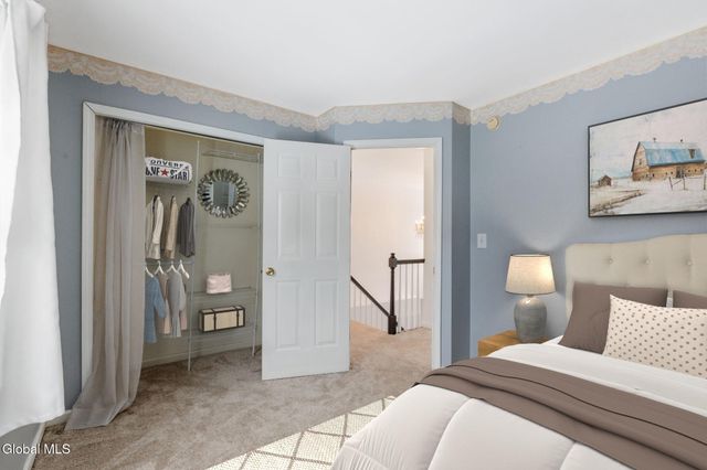 4 Deer Run, East Greenbush, NY 12144