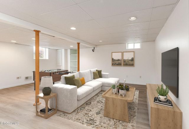 4 Deer Run, East Greenbush, NY 12144