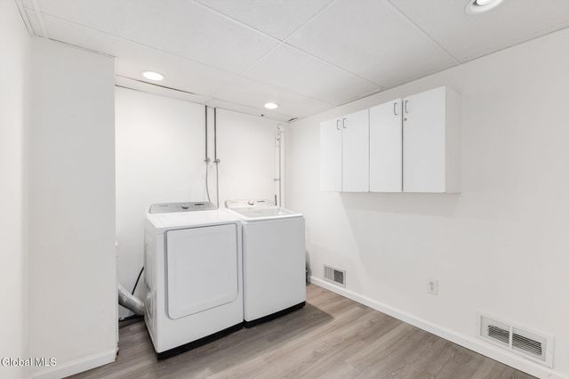 4 Deer Run, East Greenbush, NY 12144