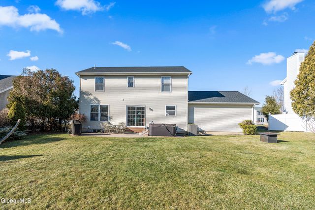 4 Deer Run, East Greenbush, NY 12144