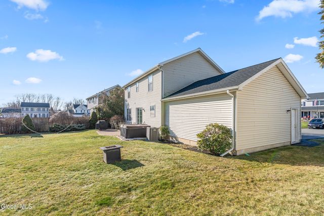 4 Deer Run, East Greenbush, NY 12144