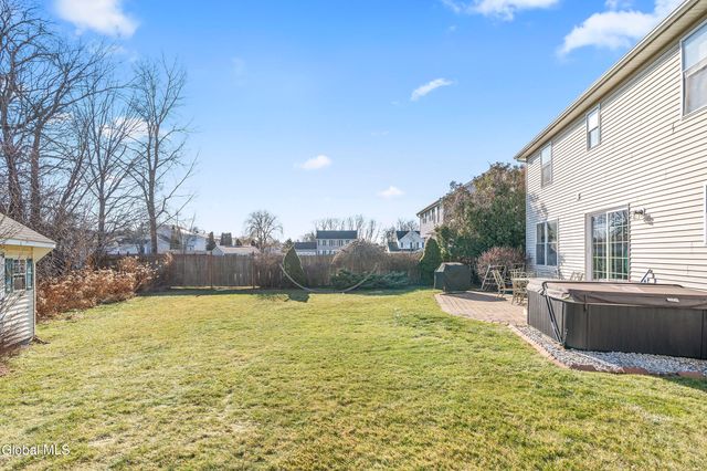 4 Deer Run, East Greenbush, NY 12144