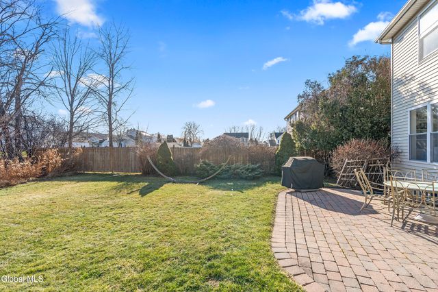 4 Deer Run, East Greenbush, NY 12144