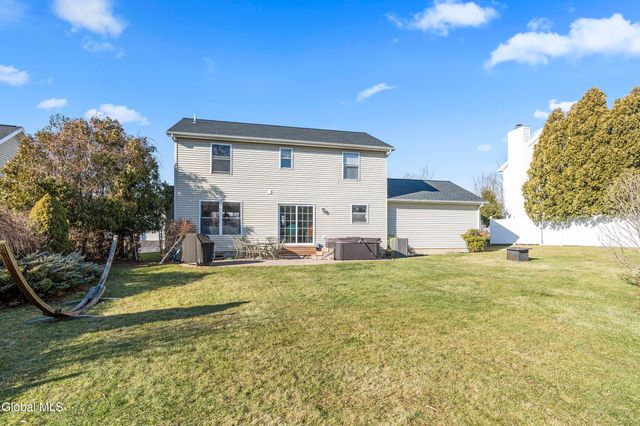 4 Deer Run, East Greenbush, NY 12144