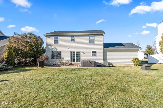 4 Deer Run, East Greenbush, NY 12144