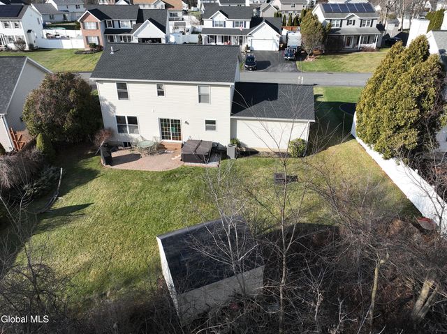 4 Deer Run, East Greenbush, NY 12144