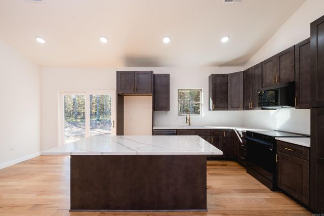 93 Rolling Manor Drive, Conway, AR 72032