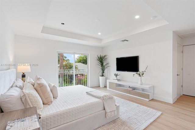 1555 NW 94TH Way, Coral Springs, FL 33071