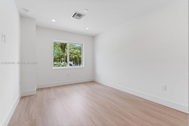 1555 NW 94TH Way, Coral Springs, FL 33071