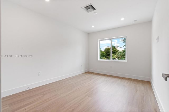 1555 NW 94TH Way, Coral Springs, FL 33071