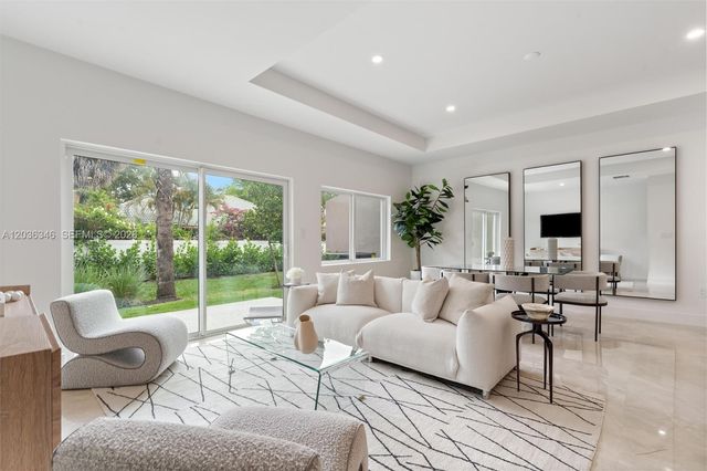 1555 NW 94TH Way, Coral Springs, FL 33071