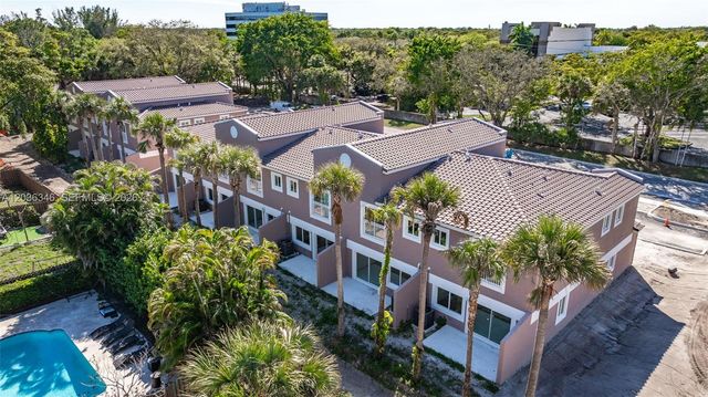 1555 NW 94TH Way, Coral Springs, FL 33071