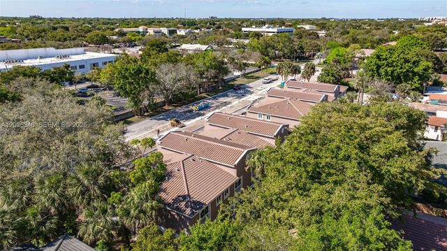 1555 NW 94TH Way, Coral Springs, FL 33071