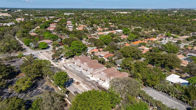 1555 NW 94TH Way, Coral Springs, FL 33071