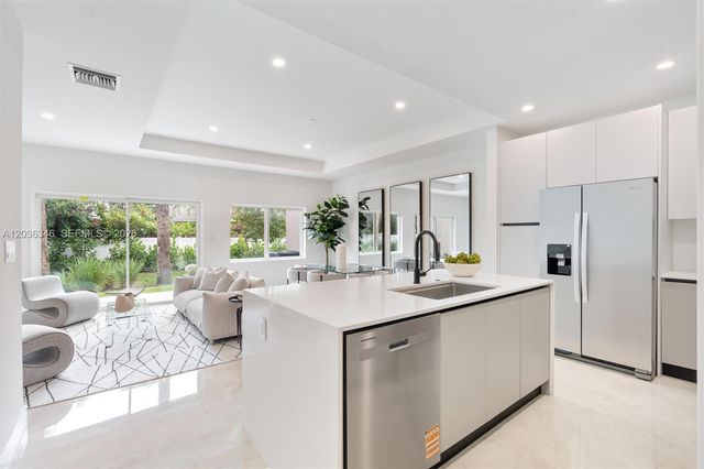 1555 NW 94TH Way, Coral Springs, FL 33071