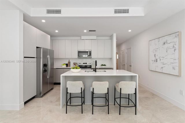 1555 NW 94TH Way, Coral Springs, FL 33071
