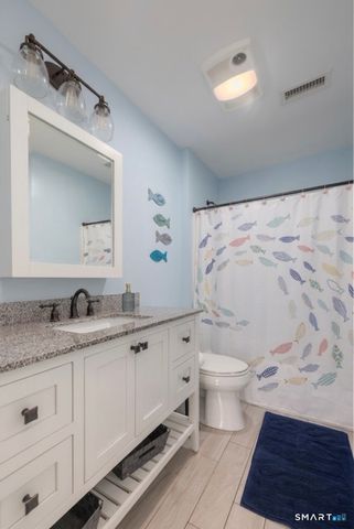 81 Evergreen Crossing, New Hartford, CT 06057