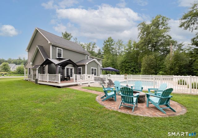81 Evergreen Crossing, New Hartford, CT 06057