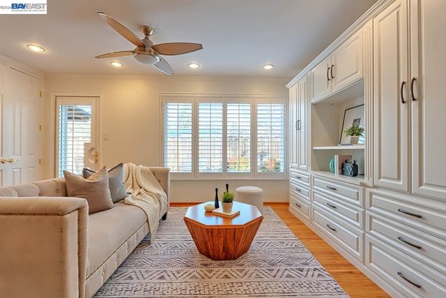 1515 Miramonte Ave, Mountain View, CA 94040