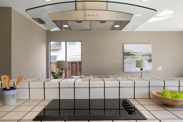 992 Branham Lane, San Jose, CA 95136